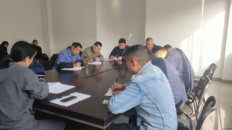 根据培训目标，企业应选择与之匹配的培训内容。这包括但不限于以下方面：