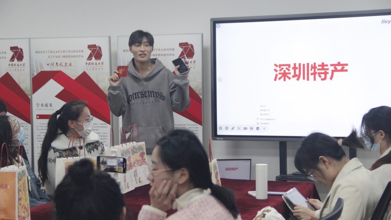 教师资格证培训协议班与普通班：如何选择更划算的学习方案**