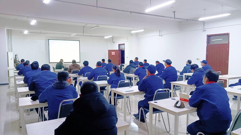 成人教育网上平台：便利与挑战并存